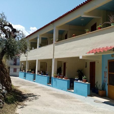 Kotsifas Rooms Tirós Exterior foto