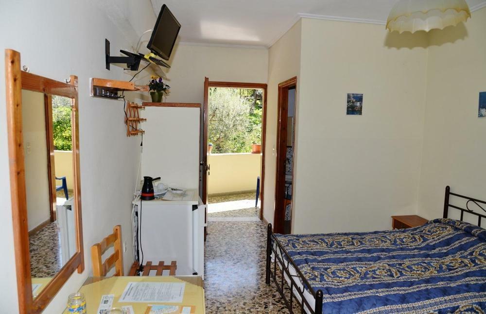 Kotsifas Rooms Tirós Exterior foto